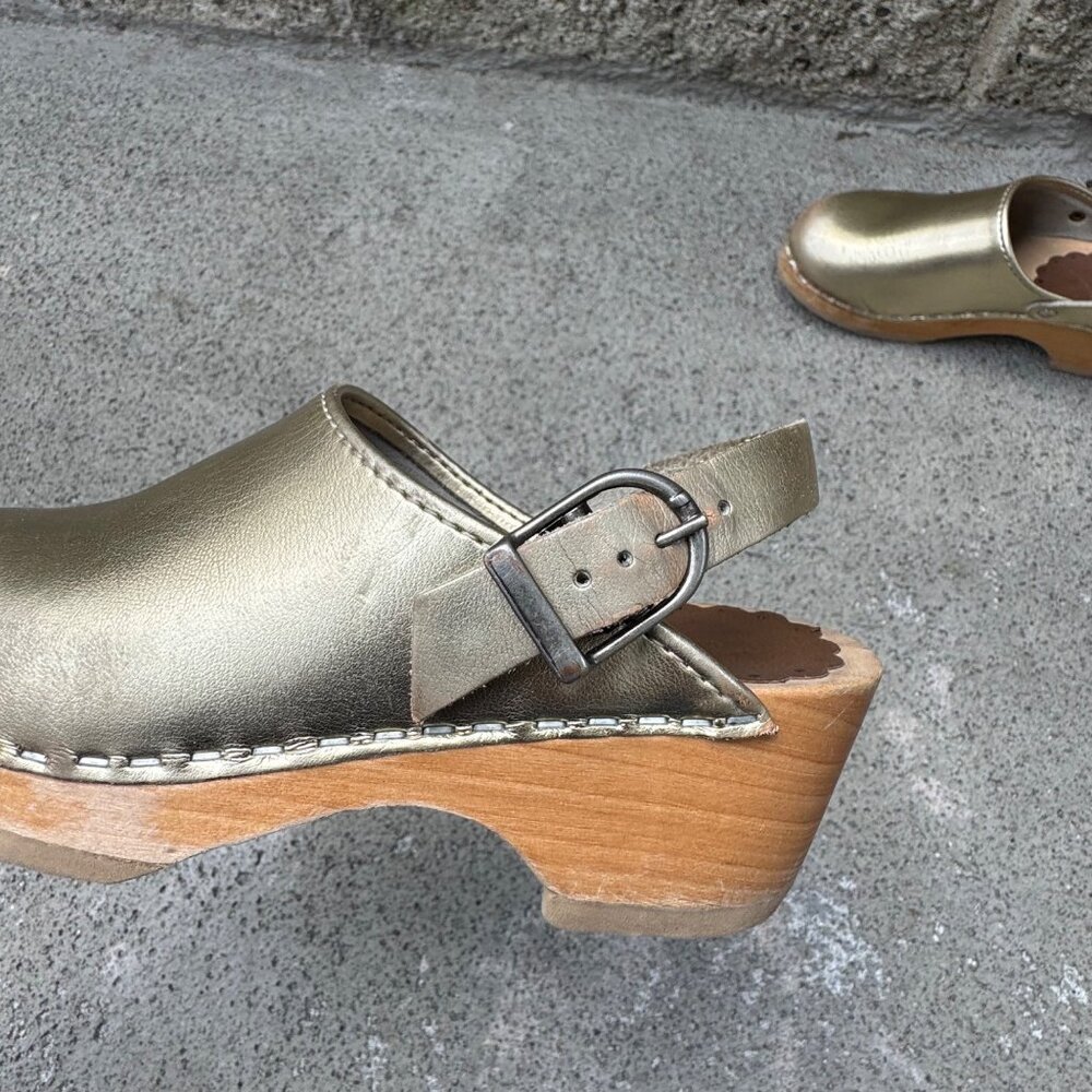 HANNA ANDERSSON Gold Slingback Wooden Clogs Girls 11.5 29 Metallic Leather Clog - Picture 6 of 10